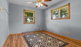 5730 W SANDRA Dr, Appleton, WI 54913