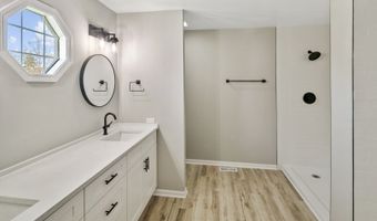 731 Roaring Brook Ln, Algonquin, IL 60102