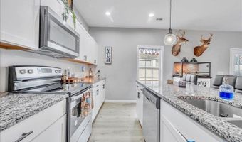 7570 Hustleville Rd, Albertville, AL 35951