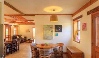 71 Calle Martinez, Arroyo Seco, NM 87514