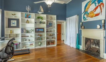 111 4th St, Apalachicola, FL 32320