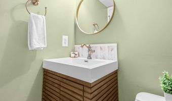20 S MONTANA St, Arlington, VA 22204