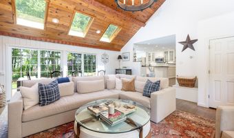 60 Old Wood Rd, Avon, CT 06001