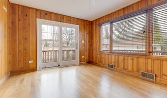 9 S Ridge Ave, Arlington Heights, IL 60005