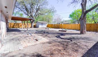 1108 N Woodlawn Dr, Alice, TX 78332