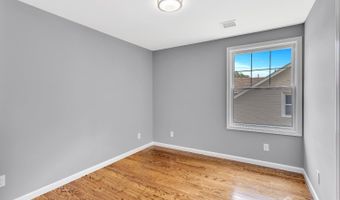 65 Bayview St, Aberdeen, NJ 07721