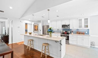 60 Thomas Sumter St, Beaufort, SC 29907