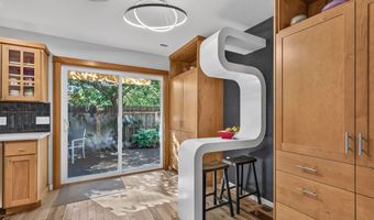414 Parkside Dr, Ashland, OR 97520