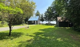 12 Beech Ridge Dr, Abbot, ME 04406