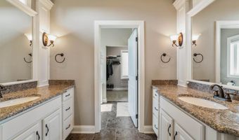 2526 Coyote Dr, Ames, IA 50014