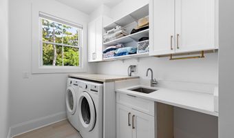 27 THIRD St, Beach Haven, NJ 08008