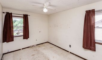 202 11th Ave NW, Altoona, IA 50009