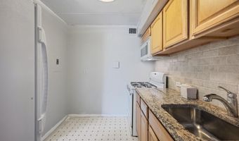 2600 INDIAN Dr 2C, Alexandria, VA 22303
