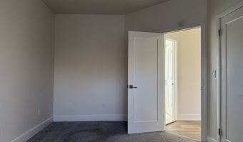 81 Montoya Dr 81, Branford, CT 06405