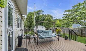 551 Chester Pkwy, Belford, NJ 07718