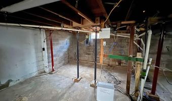 811 6th Ave, Alton, IA 51003