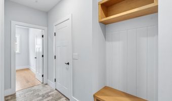 14 Stacey Ln 2, Chester, NH 03036
