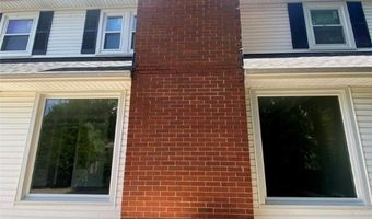 456 Sunset View Dr, Akron, OH 44320