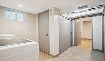 132 N GLADDEN St N, Alexandria, VA 22304