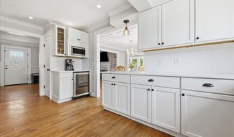 17 Norman Ave, Amityville, NY 11701