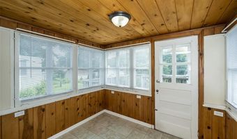 7040 Rhodes Ave, Affton, MO 63123