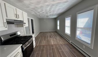 92 Spring St, Lincoln, RI 02838