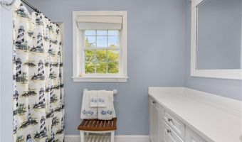 213 Corey Ln 213, Middletown, RI 02842