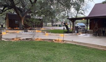 828 Shady Grv, Adkins, TX 78101