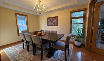 251 Kingston Dr, Aurora, OH 44202