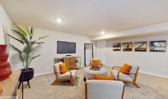 2827 BROOK VIEW Dr, Des Moines, IA 50317