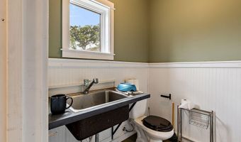 2245 Colestin Rd, Ashland, OR 97520