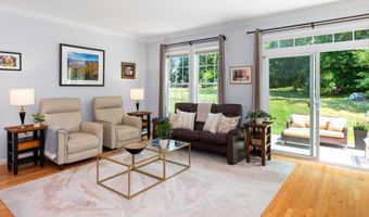 5 Brinscall Ct 5, Danbury, CT 06810