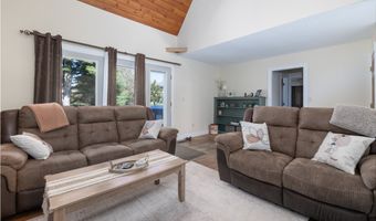 5 Pondside Pl, Cheshire, CT 06410
