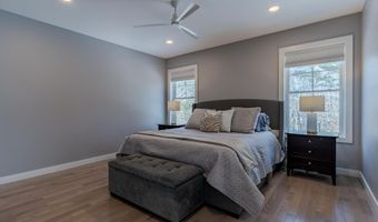 22 Sunrise Cir, Auburn, NH 03032