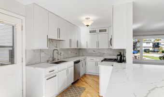 2430 S Shag Bark Trl, Arlington Heights, IL 60005