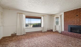 826 SKYLINE Dr, Cheyenne, WY 82009