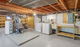 15 Valley View Dr, Cumberland, RI 02864