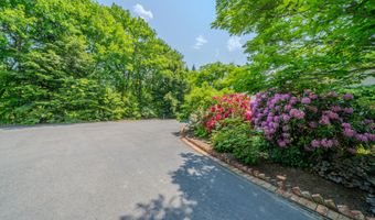 48 Old Searsport Ave, Belfast, ME 04915