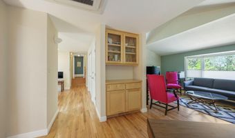 1037 Pinecrest Ter, Ashland, OR 97520