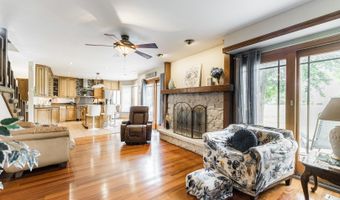 1205 N Scarlet Dr, Addison, IL 60101