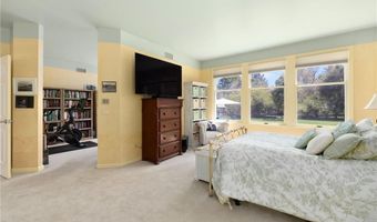 110 Osprey Dr, East Greenwich, RI 02818