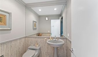 125 Woodruff Ave, Narragansett, RI 02882