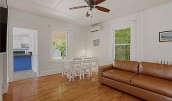 21 Clinton Ave, Newport, RI 02840