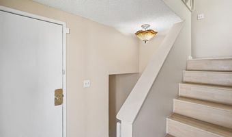 7207 Foxridge Cir #D-4, Anchorage, AK 99518