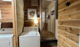 1377 Oak Park Dr, Aransas Pass, TX 78336