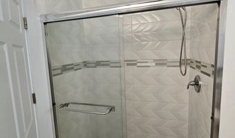 113 N WALNUT St, Bingen, WA 98605