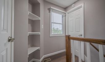 3617 FOUR MILE RUN Dr, Arlington, VA 22206