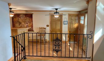 693 Edgewater Dr, Amherst, NY 14228