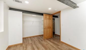 312 S 1st Ave, Brandon, SD 57005