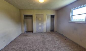 15 W Prospect St, Aurora, MO 65605